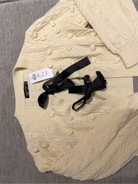 Balloon Cream Cable Knit Sweater with Black Bow Detail